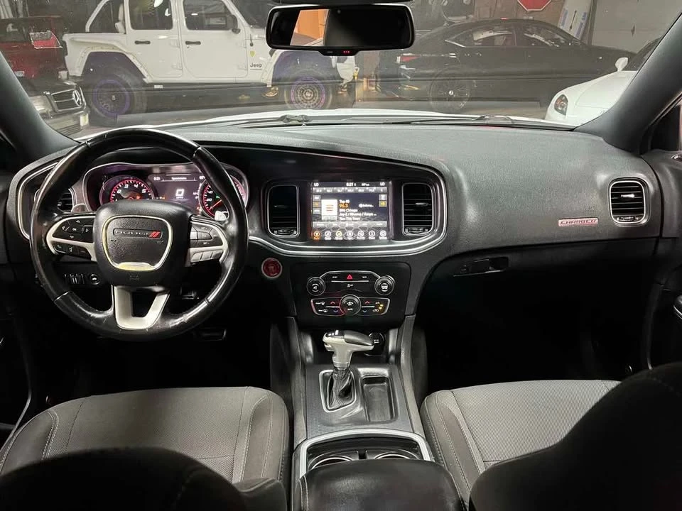 2015 Dodge Charger 7th Gen - Image 9 of 20