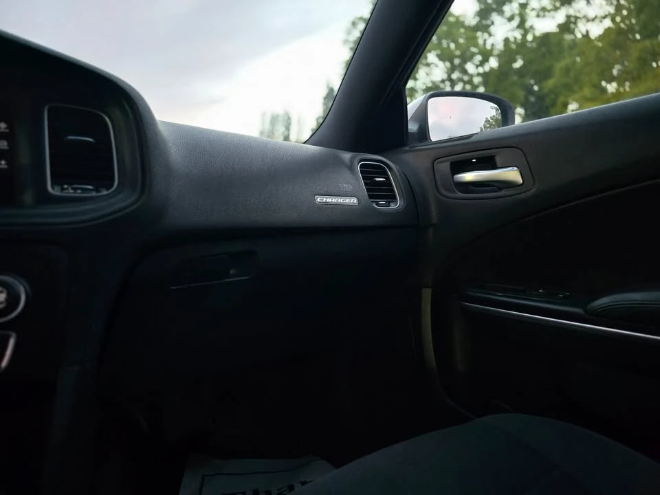 2015 Dodge Charger 7th Gen - Image 16 of 18