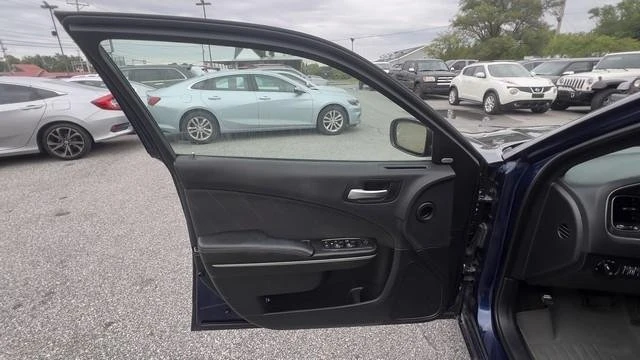 2015 Dodge Charger 7th Gen - Image 9 of 20