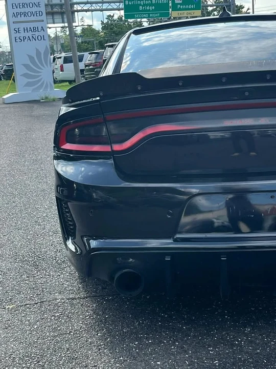2015 Dodge Charger 7th Gen - Image 14 of 15