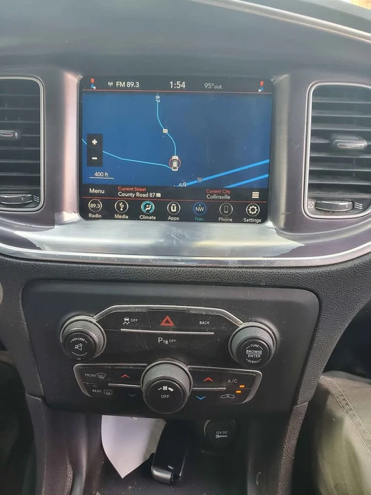 2015 Dodge Charger 7th Gen - Image 4 of 8