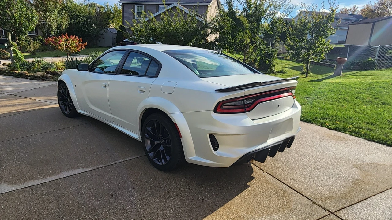 2015 Dodge Charger 7th Gen - Image 10 of 14