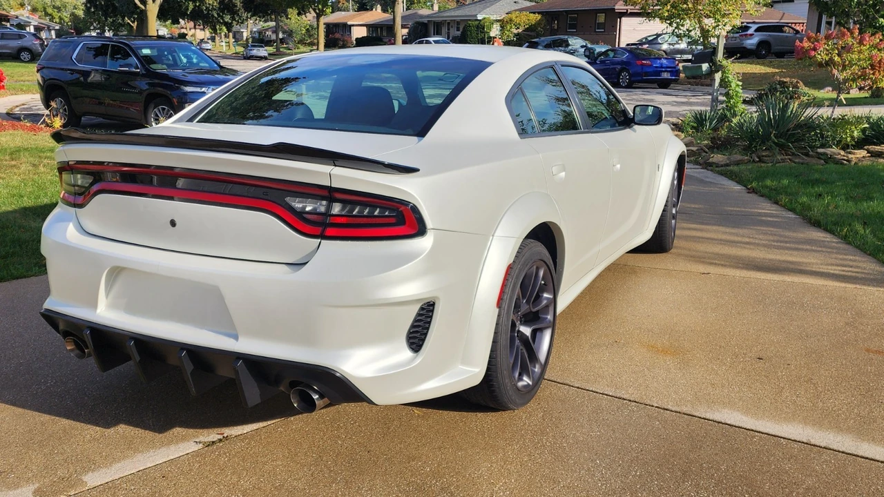 2015 Dodge Charger 7th Gen - Image 8 of 14