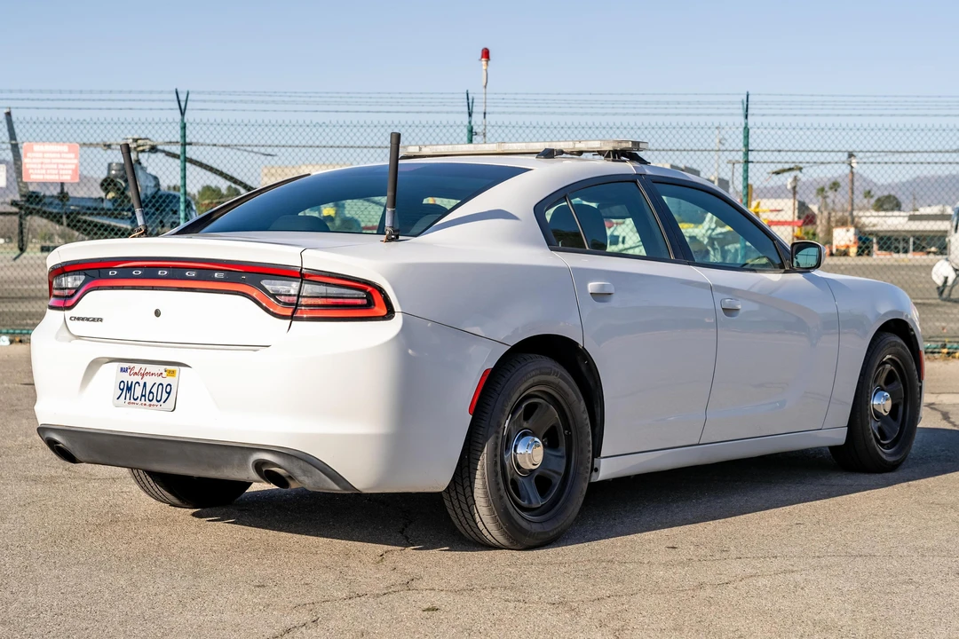 2015 Dodge Charger 7th Gen - Image 4 of 31