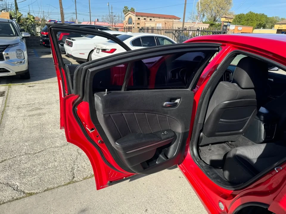 2015 Dodge Charger 7th Gen - Image 13 of 20