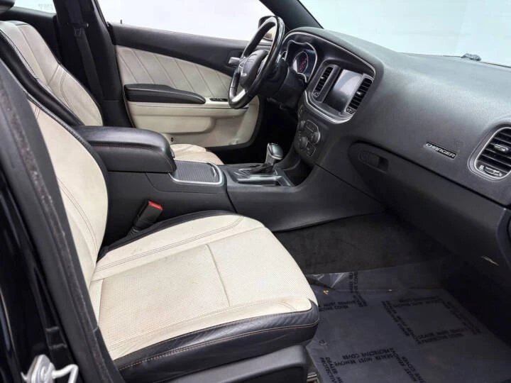 2015 Dodge Charger 7th Gen - Image 12 of 13