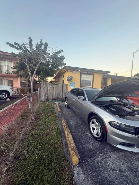 2015 Dodge Charger 7th Gen - Image 2 of 9