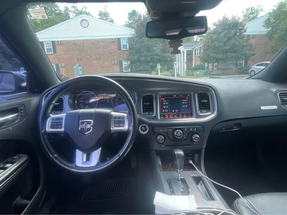 2015 Dodge Charger 7th Gen - Image 9 of 11