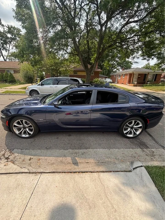 2015 Dodge Charger SRT Hellcat 7th Gen - Image 2 of 15