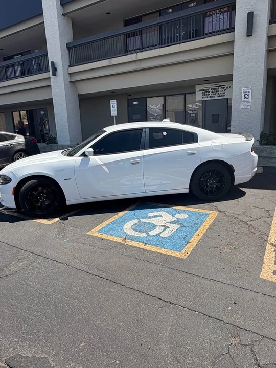 2015 Dodge Charger 7th Gen - Image 3 of 3