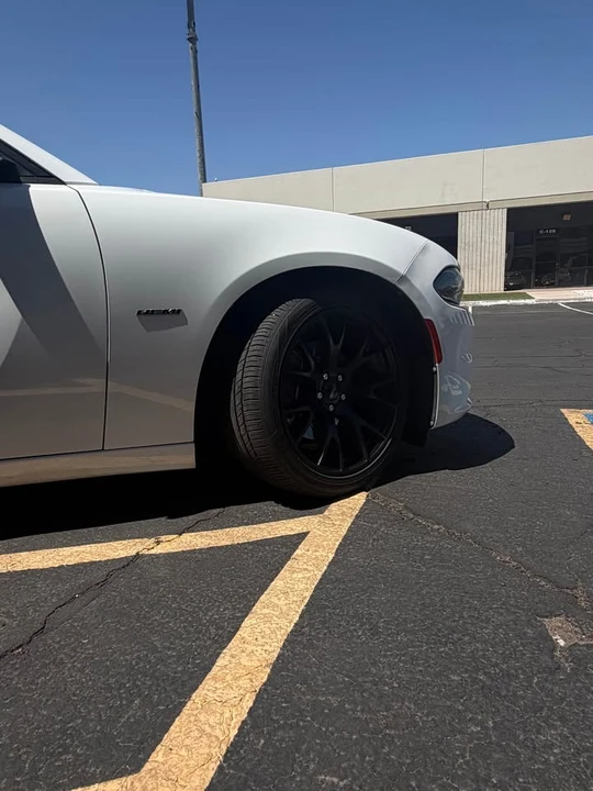 2015 Dodge Charger 7th Gen - Image 2 of 3