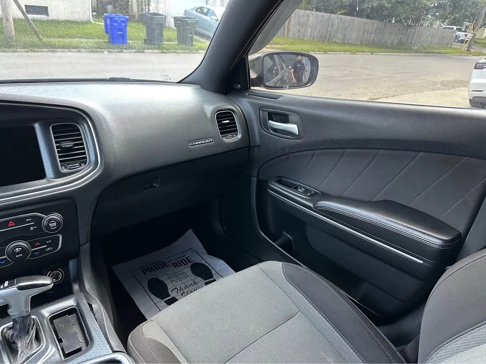 2015 Dodge Charger 7th Gen - Image 9 of 14