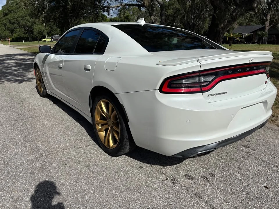 2015 Dodge Charger 7th Gen - Image 8 of 15
