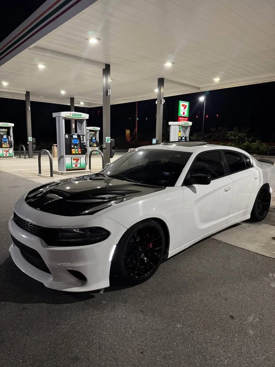 2015 Dodge Charger 7th Gen - Image 2 of 4