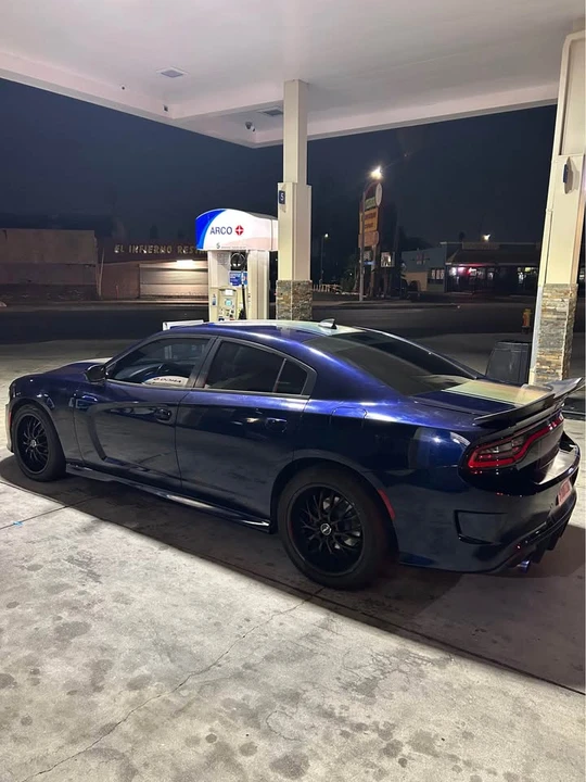 2015 Dodge Charger 7th Gen - Image 4 of 15