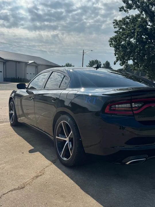 2015 Dodge Charger 7th Gen - Image 4 of 17
