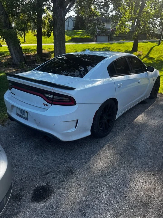 2015 Dodge Charger 7th Gen - Image 4 of 13