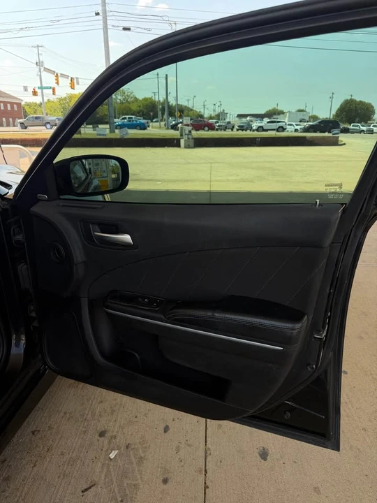 2015 Dodge Charger 7th Gen - Image 16 of 18