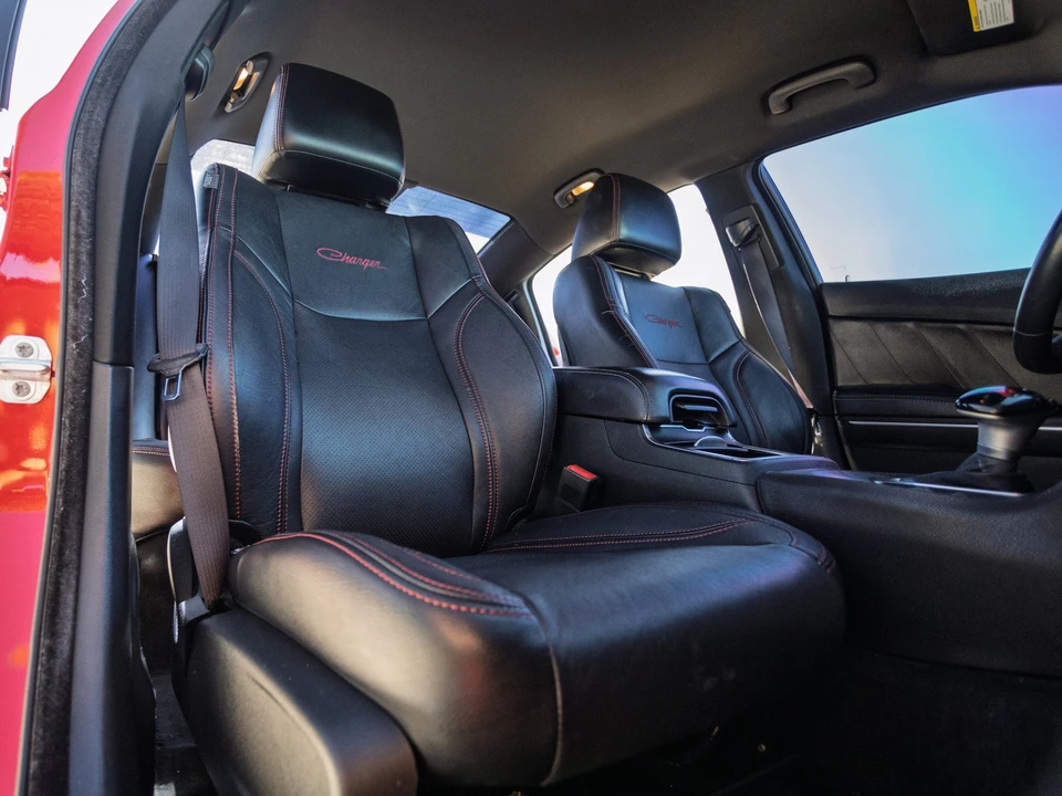 2015 Dodge Charger 7th Gen - Image 18 of 21