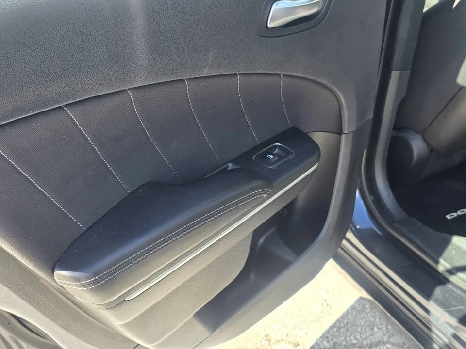 2015 Dodge Charger 7th Gen - Image 5 of 11