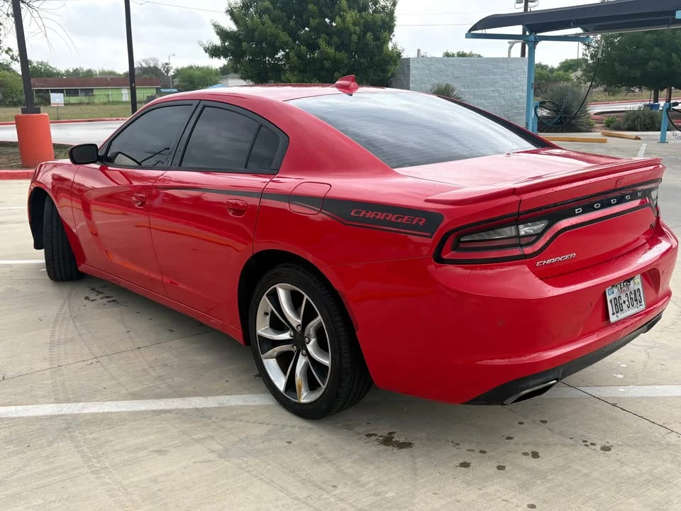 2015 Dodge Charger 7th Gen - Image 9 of 13