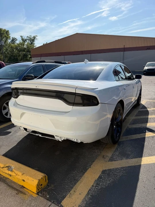2015 Dodge Charger 7th Gen - Image 9 of 12