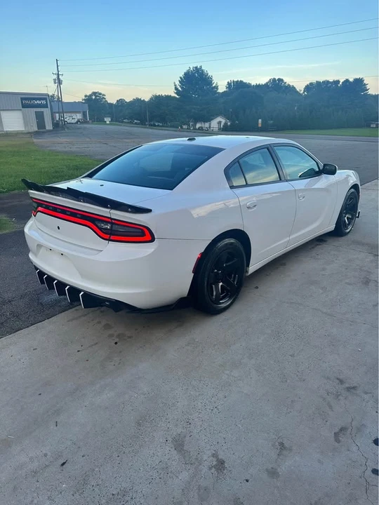 2015 Dodge Charger 7th Gen - Image 5 of 10