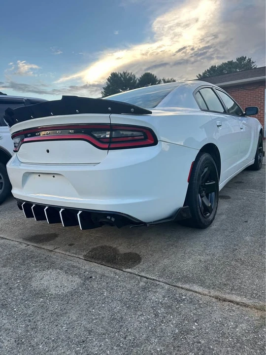 2015 Dodge Charger 7th Gen - Image 2 of 10