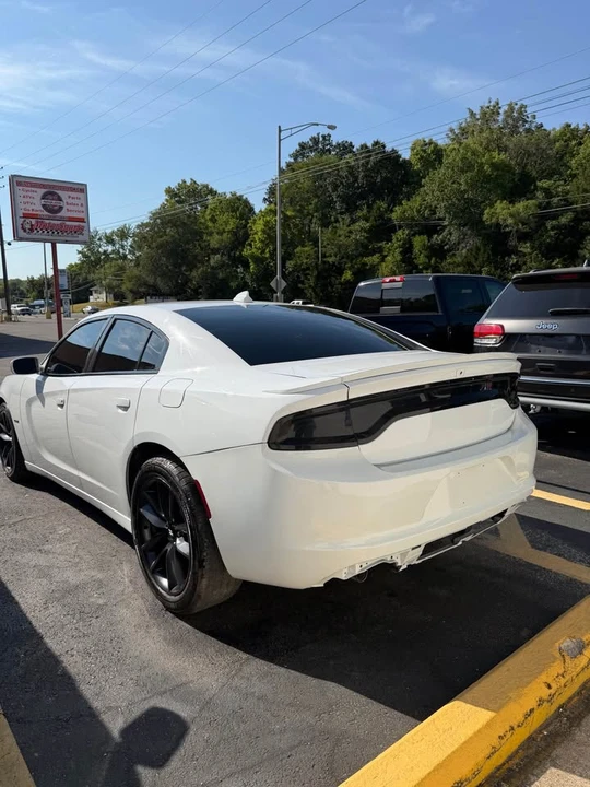 2015 Dodge Charger 7th Gen - Image 17 of 18