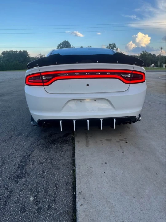 2015 Dodge Charger 7th Gen - Image 4 of 8