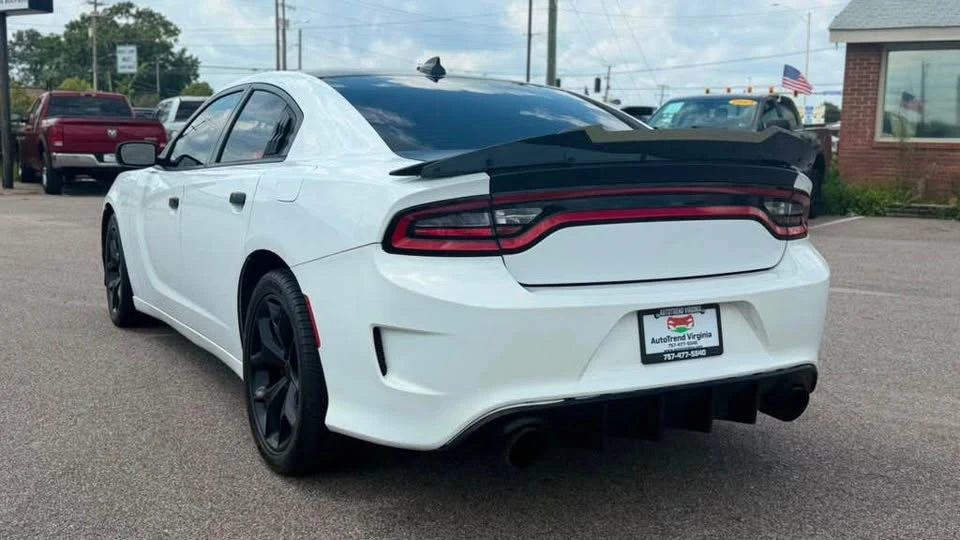 2015 Dodge Charger 7th Gen - Image 10 of 18