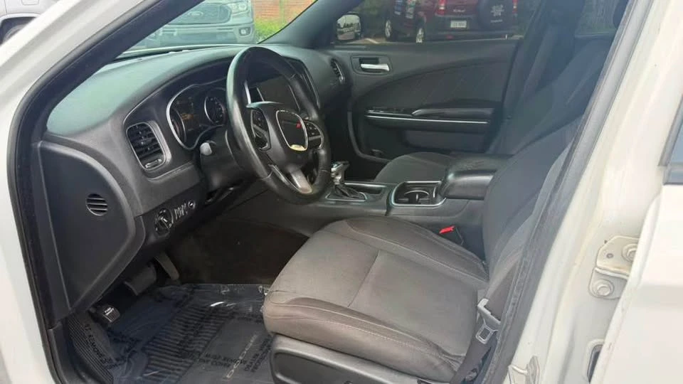 2015 Dodge Charger 7th Gen - Image 15 of 18