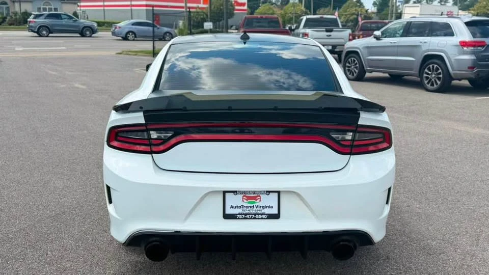 2015 Dodge Charger 7th Gen - Image 9 of 18