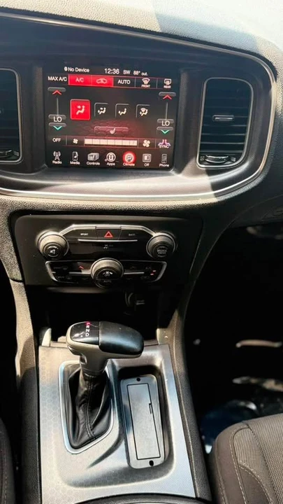 2015 Dodge Charger 7th Gen - Image 14 of 18