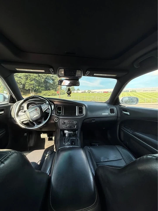 2015 Dodge Charger 7th Gen - Image 5 of 9