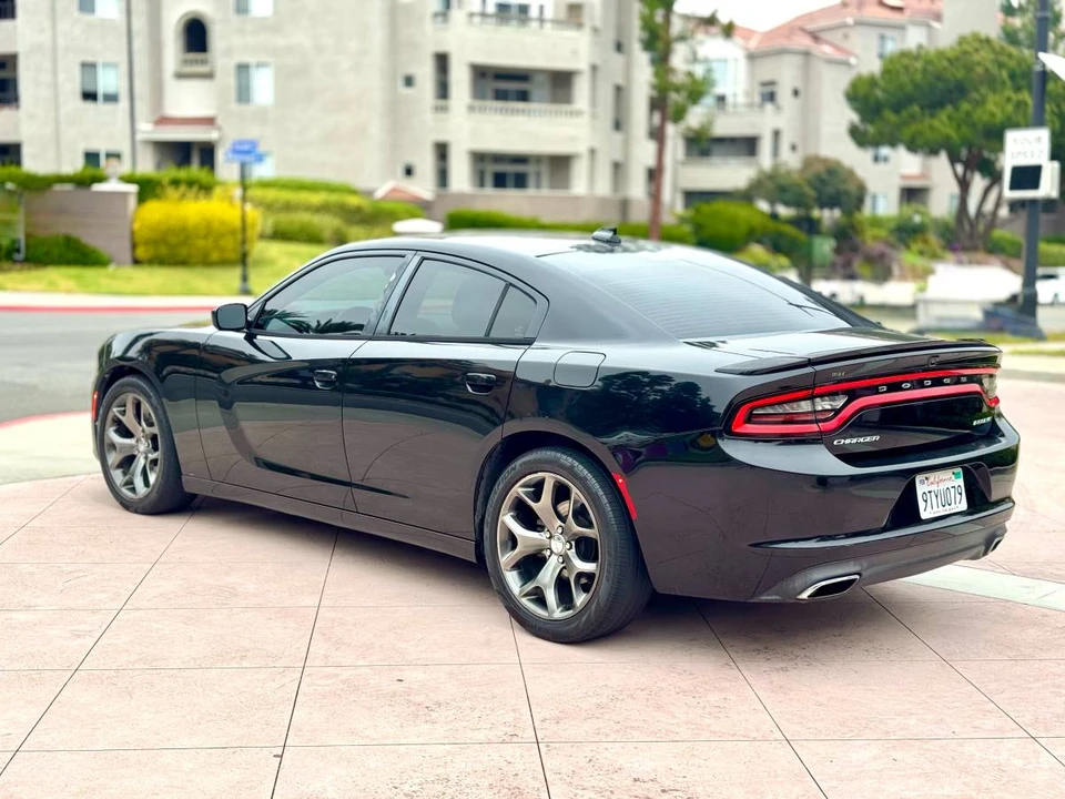 2015 Dodge Charger 7th Gen - Image 4 of 16
