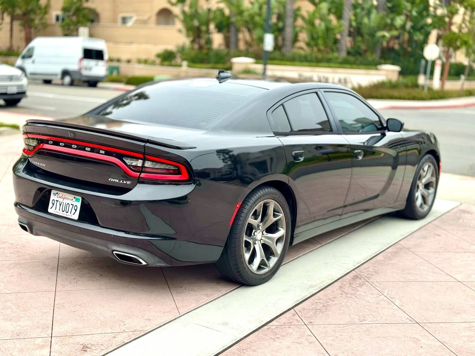 2015 Dodge Charger 7th Gen - Image 3 of 16
