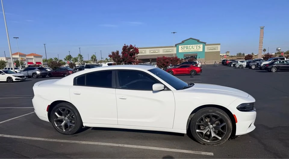 2015 Dodge Charger 7th Gen - Image 4 of 10