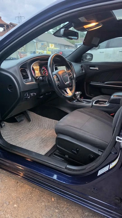 2015 Dodge Charger 7th Gen - Image 17 of 19