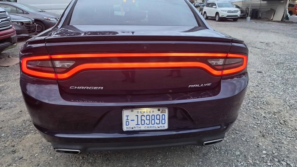 2015 Dodge Charger 7th Gen - Image 14 of 19