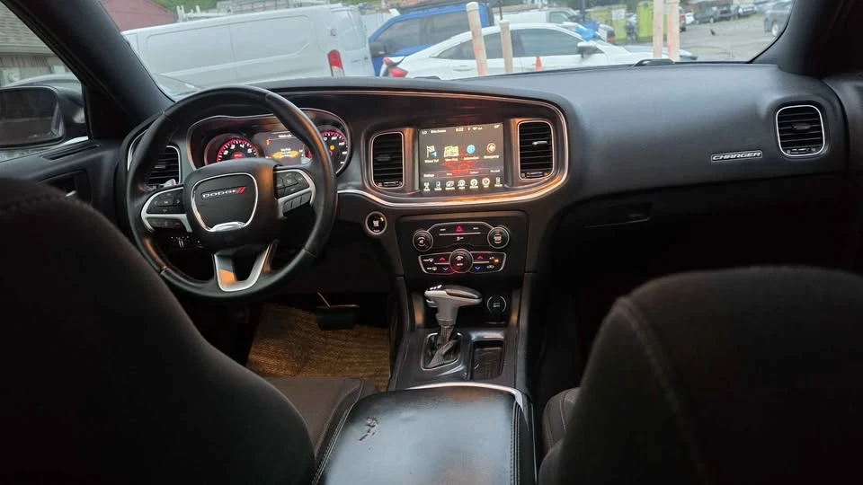2015 Dodge Charger 7th Gen - Image 10 of 19
