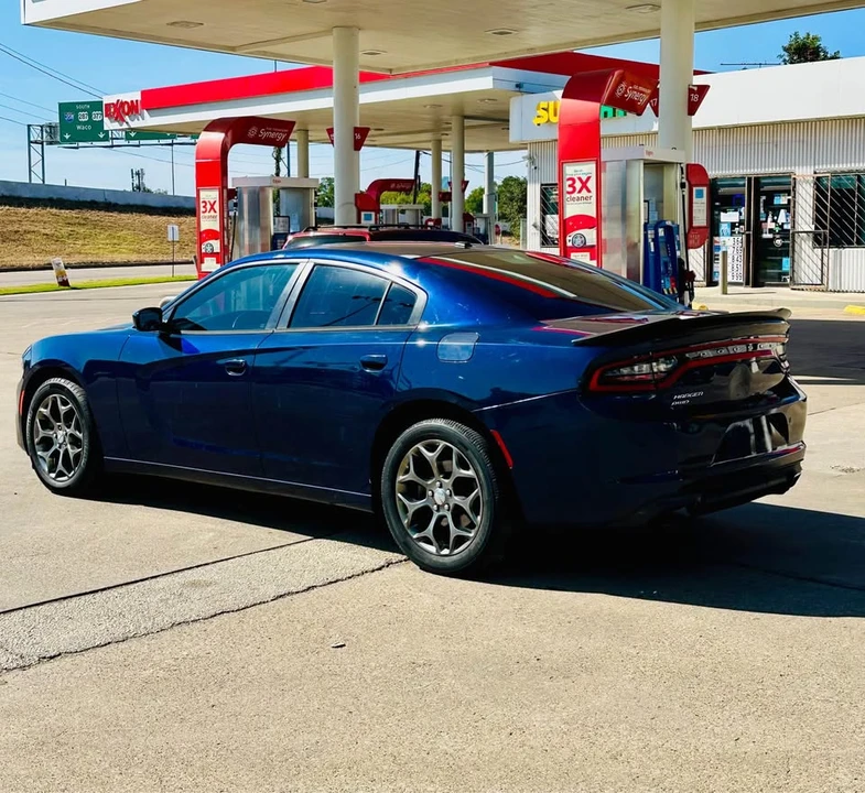 2015 Dodge Charger 7th Gen - Image 2 of 14