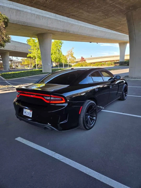 2015 Dodge Charger 7th Gen - Image 5 of 14