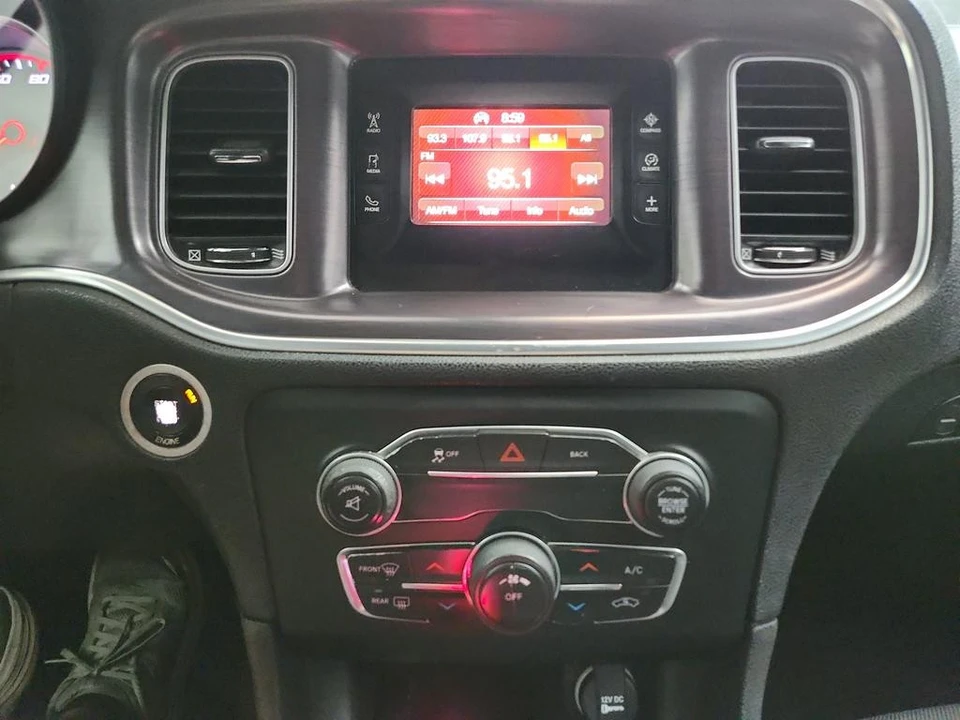 2015 Dodge Charger 7th Gen - Image 17 of 31