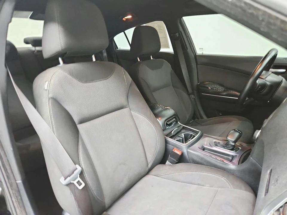 2015 Dodge Charger 7th Gen - Image 23 of 31