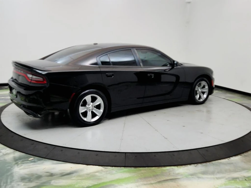 2015 Dodge Charger 7th Gen - Image 4 of 31