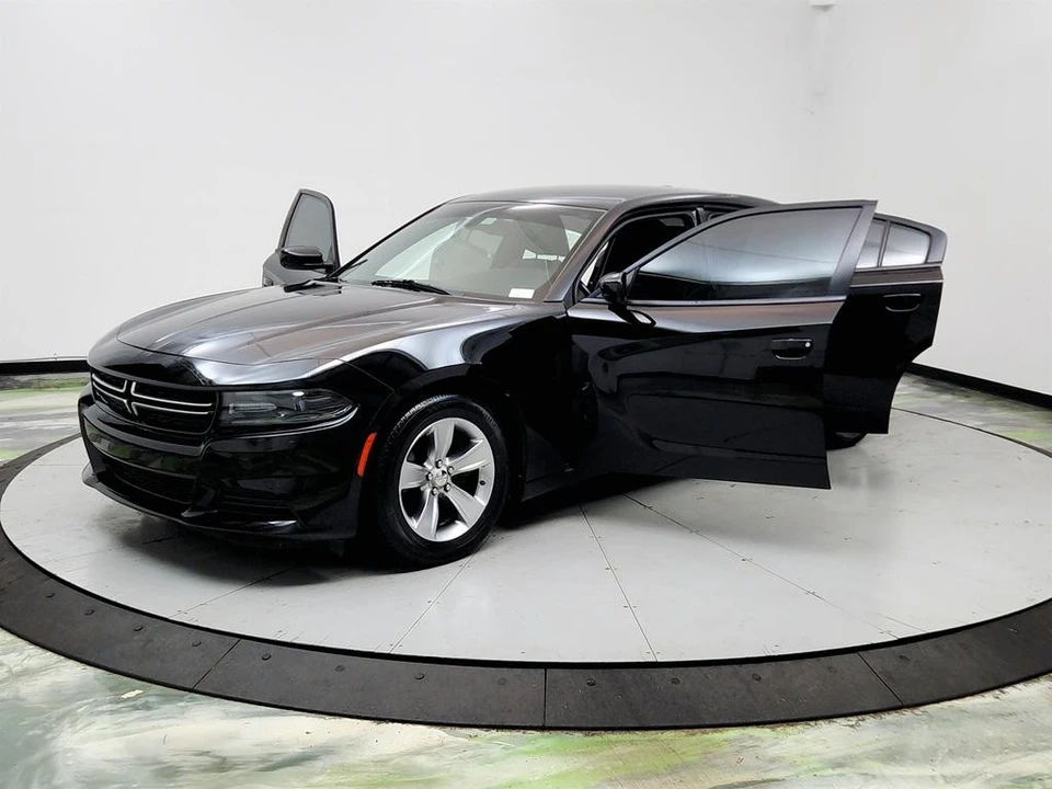 2015 Dodge Charger 7th Gen - Image 8 of 31