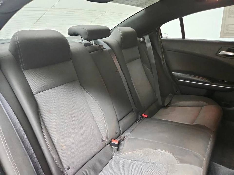 2015 Dodge Charger 7th Gen - Image 24 of 31