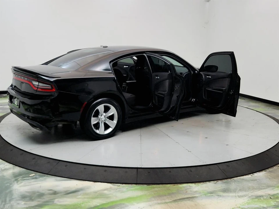 2015 Dodge Charger 7th Gen - Image 10 of 31