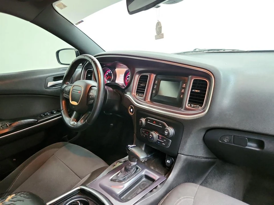 2015 Dodge Charger 7th Gen - Image 21 of 31